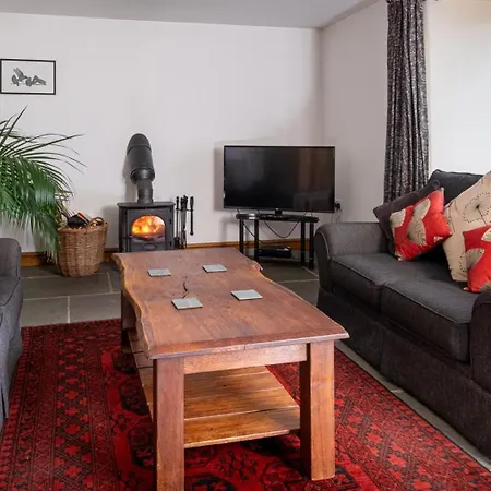بيت للعطل 2 Bed In Windermere 95346 *